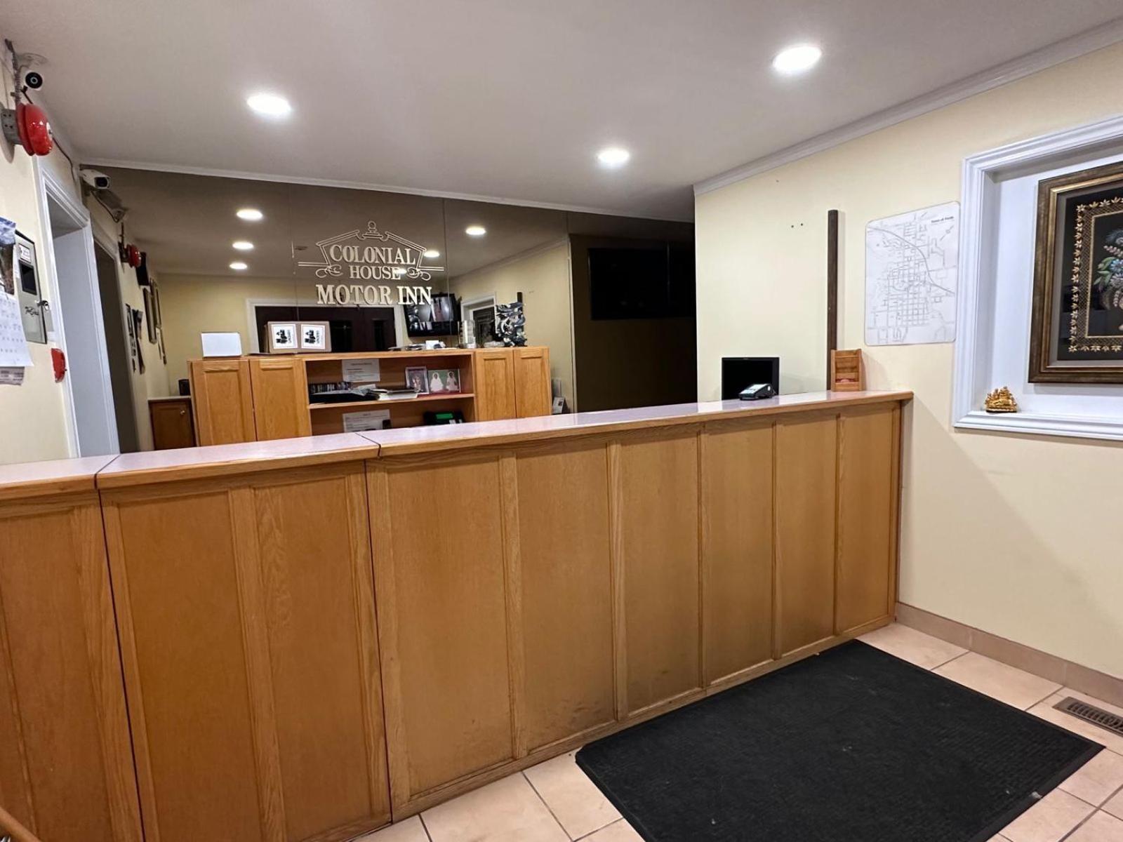 פרת' Colonial House Motor Inn מראה חיצוני תמונה